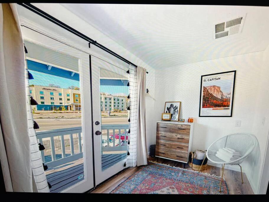 New Modern Boho Apt- Close To Yosemite Окхерст Экстерьер фото